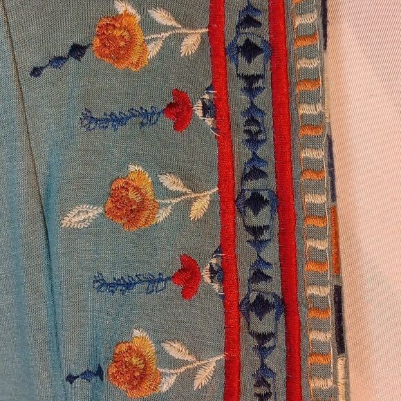 Jodifl Chic Embroidered Tassel Kimono - Picture 4 of 8